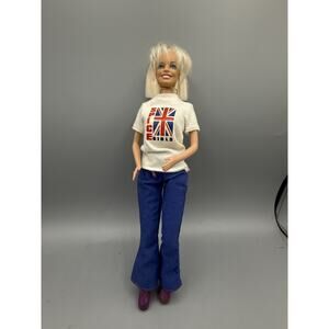 Vintage 1998 Spice Girls Baby Spice Emma Bunton Doll Union Jack Outfit 11.5”